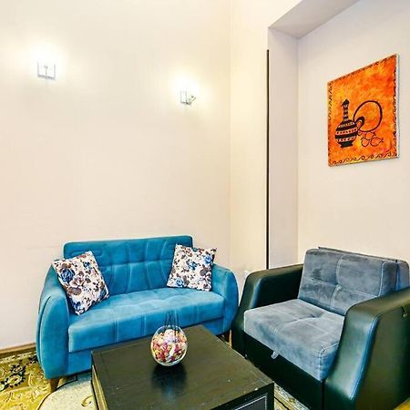Apartment Azneft Meydani Баку Екстериор снимка