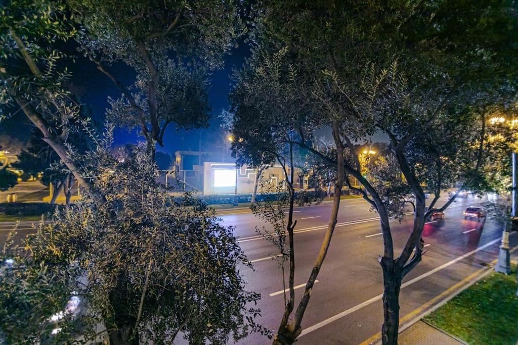 Apartment Azneft Meydani Баку Екстериор снимка